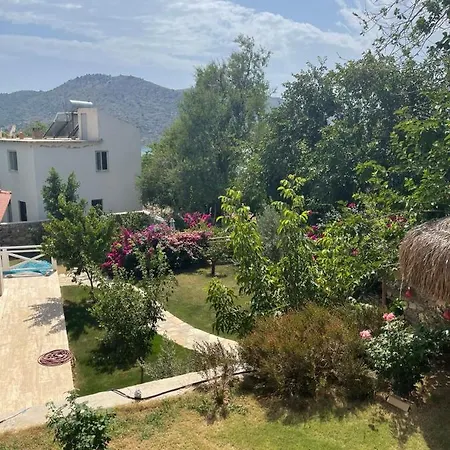 度假居 Stonehouse With Sea View And Garden In *