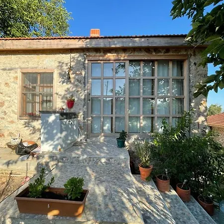 Stonehouse With Sea View And Garden In 度假居 博兹布伦